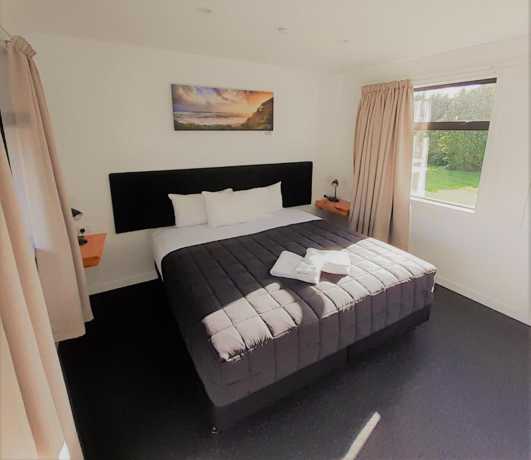 Last Light Lodge Tuatapere Екстериор снимка