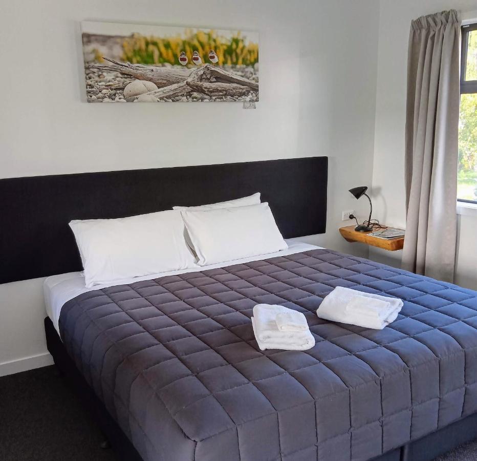 Last Light Lodge Tuatapere Екстериор снимка